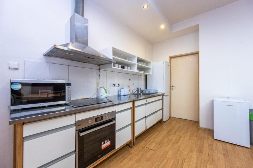 Apartments Stepanska 36 Прага Екстериор снимка